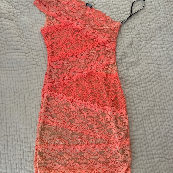 Coral dress - bebe - Picture 1 of 3